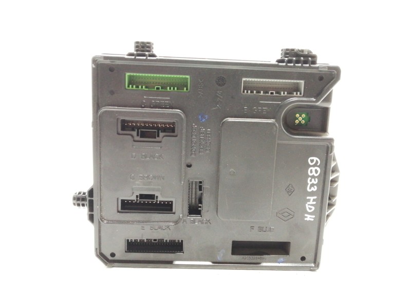 Recambio de caja reles / fusibles para renault scenic iii dynamique referencia OEM IAM 284B17882R  