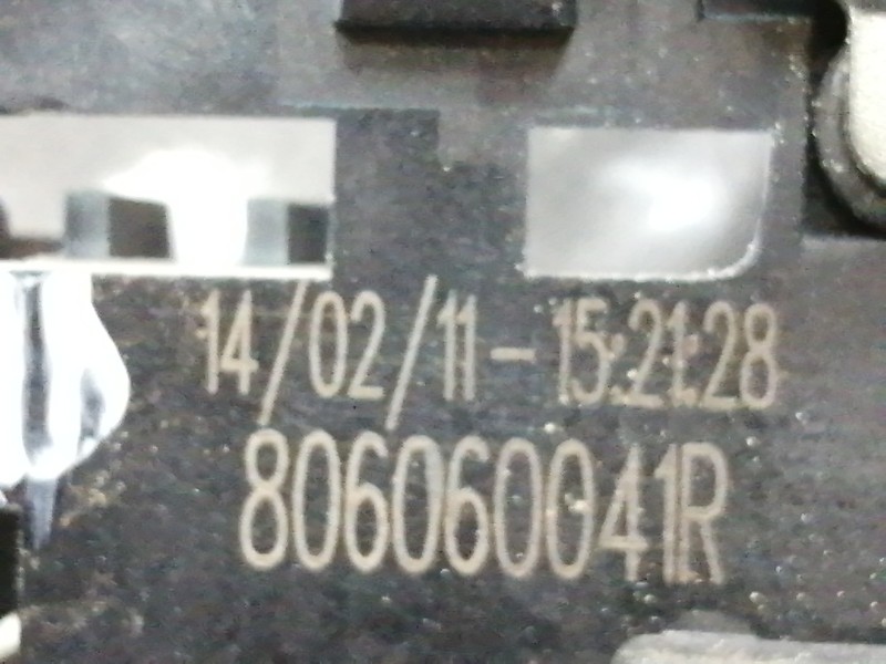 Recambio de cerradura puerta delantera derecha para renault scenic iii dynamique referencia OEM IAM 80606004R  