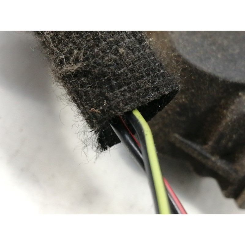 Recambio de cerradura puerta trasera izquierda para opel meriva cosmo referencia OEM IAM 13154793  