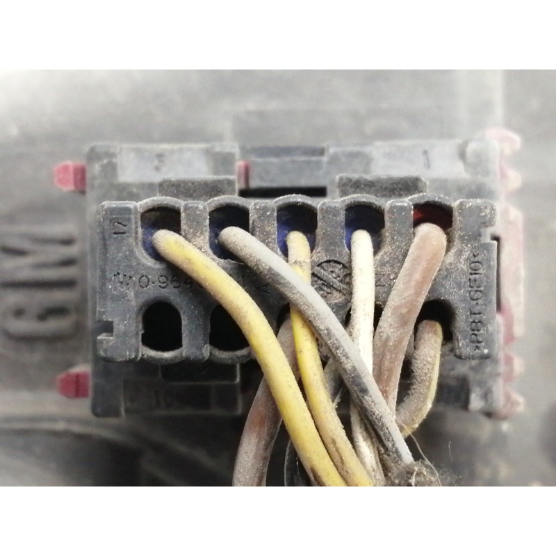 Recambio de faro izquierdo para opel meriva cosmo referencia OEM IAM 93321052 89308550 N01825