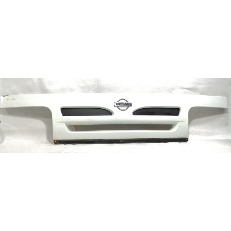 Recambio de panel frontal para nissan cabstar e tl referencia OEM IAM 62310F3900  