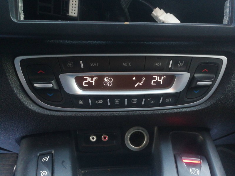 Recambio de mando calefaccion / aire acondicionado para renault scenic iii dynamique referencia OEM IAM 275102769R  