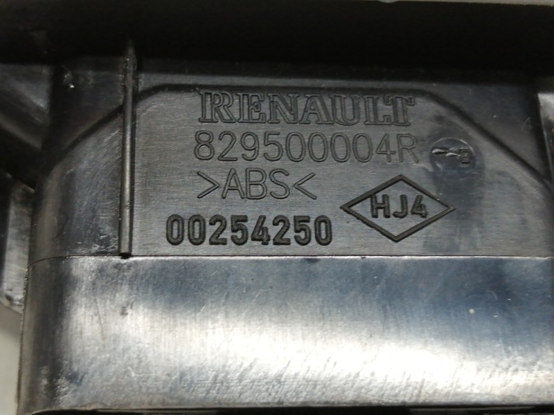 Recambio de mando elevalunas trasero derecho para renault scenic iii dynamique referencia OEM IAM 829500004R  