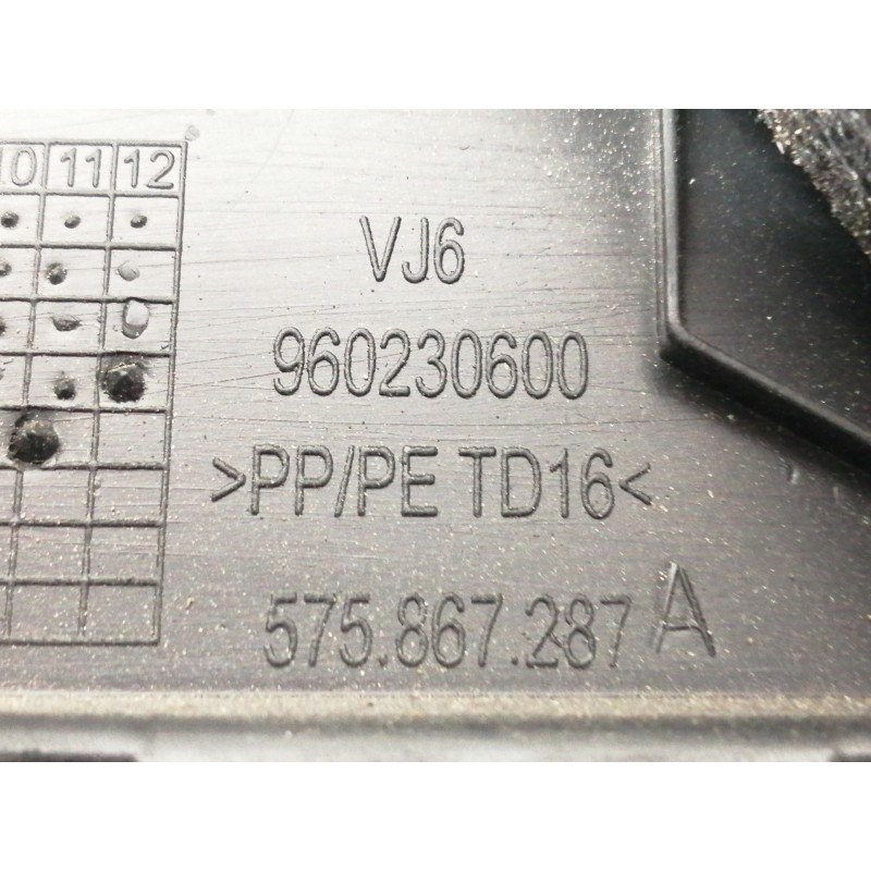 Recambio de moldura para cupra ateca 2.0tsi 4drive referencia OEM IAM 575867287A  