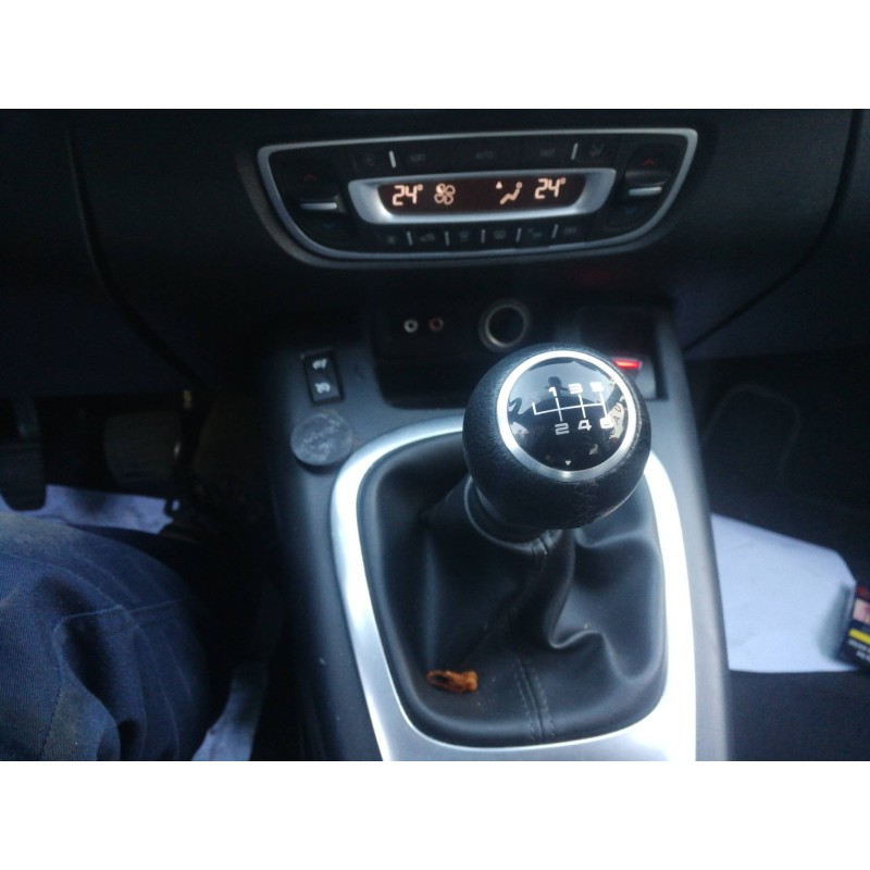 Recambio de palanca cambio para renault scenic iii dynamique referencia OEM IAM 8201021402  