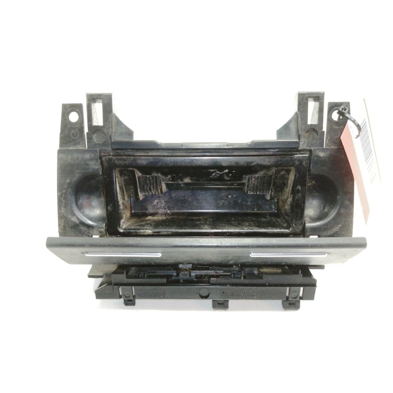 Recambio de cenicero para audi a4 berlina (8e) 2.0 fsi referencia OEM IAM 8E0857951  