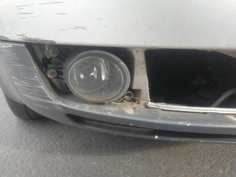 Recambio de faro antiniebla derecho para audi a4 berlina (8e) 2.0 fsi referencia OEM IAM 0305063002  