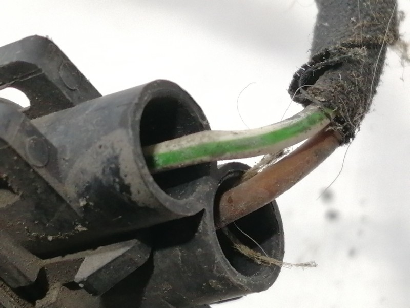 Recambio de faro antiniebla izquierdo para audi a4 berlina (8e) 2.0 fsi referencia OEM IAM 0305063001  