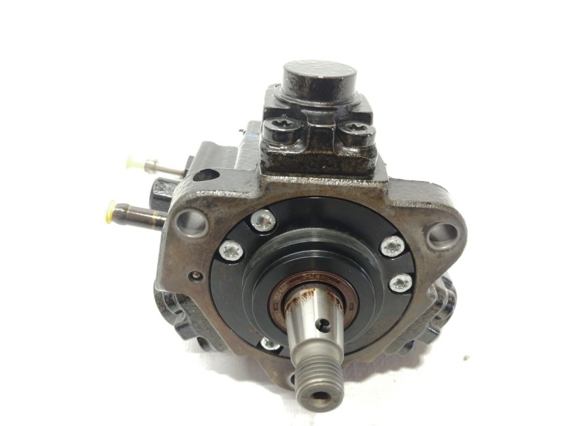 Recambio de bomba inyeccion para opel insignia berlina cosmo referencia OEM IAM 0445010193  