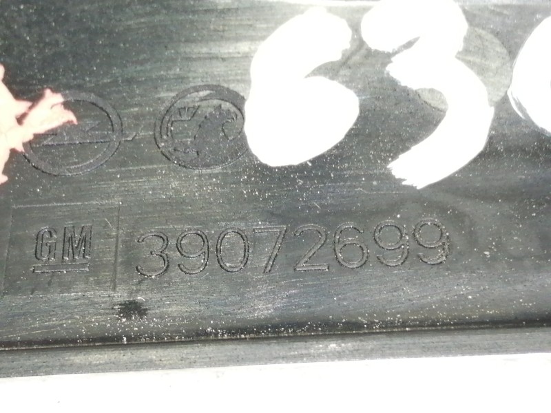 Recambio de moldura para opel adam unlimited ecoflex referencia OEM IAM 39072699  