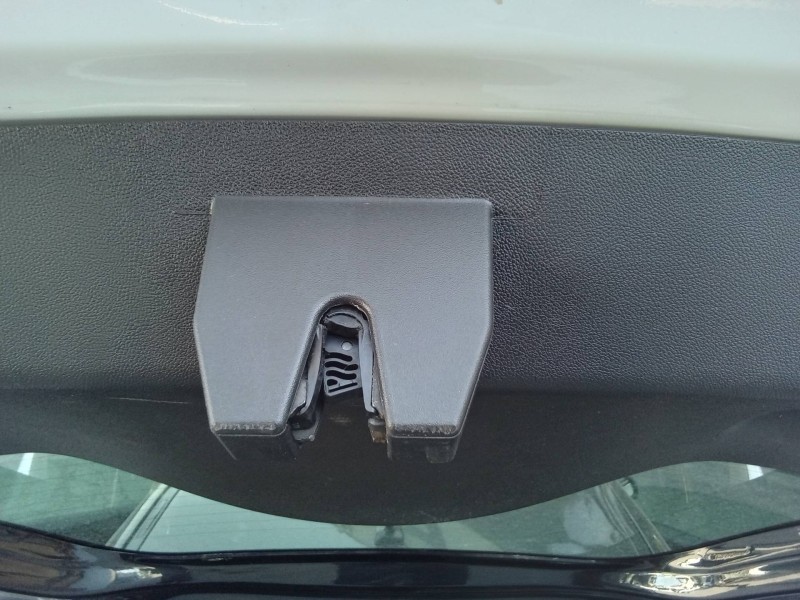Recambio de cerradura maletero / porton para opel adam unlimited ecoflex referencia OEM IAM 13509599  