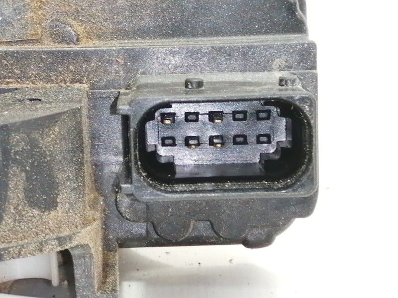 Recambio de cerradura puerta delantera derecha para opel adam unlimited ecoflex referencia OEM IAM 13579523  