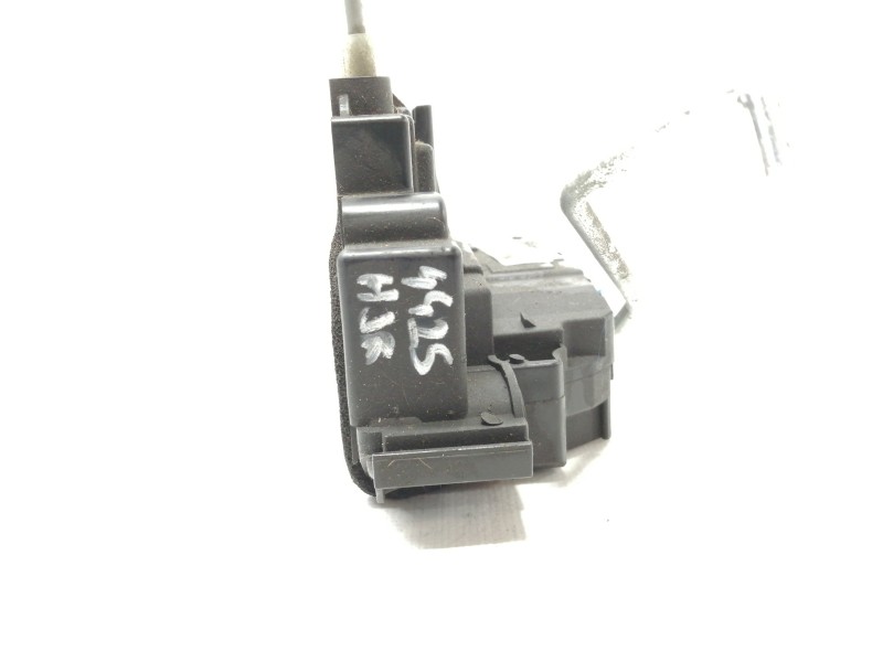 Recambio de cerradura puerta trasera derecha para hyundai i20 comfort referencia OEM IAM 81420  