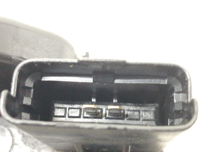 Recambio de cerradura puerta trasera derecha para hyundai i20 comfort referencia OEM IAM 81420  