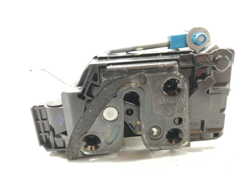 Recambio de cerradura puerta trasera derecha para hyundai i20 comfort referencia OEM IAM 81420  