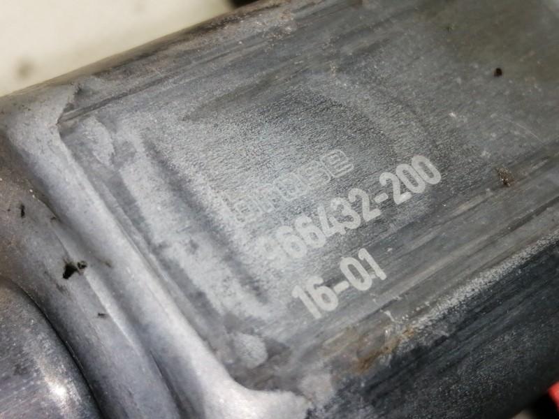 Recambio de elevalunas delantero derecho para opel adam unlimited ecoflex referencia OEM IAM 13350350  