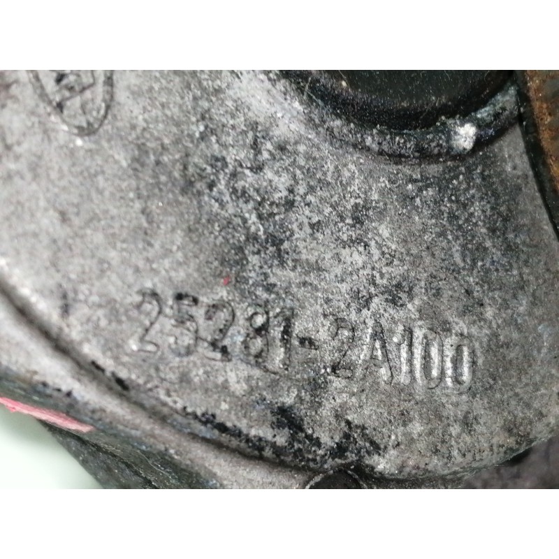 Recambio de tensor correa auxiliar para hyundai i20 comfort referencia OEM IAM 252812A100  