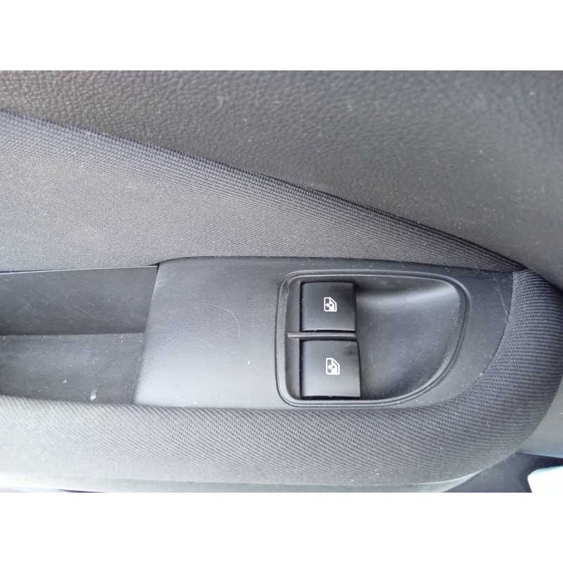 Recambio de mando elevalunas delantero izquierdo para opel adam unlimited ecoflex referencia OEM IAM 13360335  