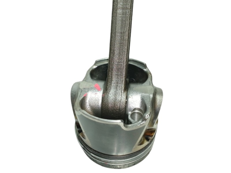 Recambio de piston para hyundai i20 comfort referencia OEM IAM 1A2813  CON BIELA