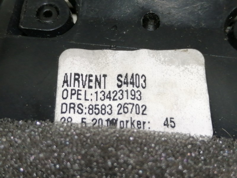 Recambio de moldura para opel adam unlimited ecoflex referencia OEM IAM 13423193  