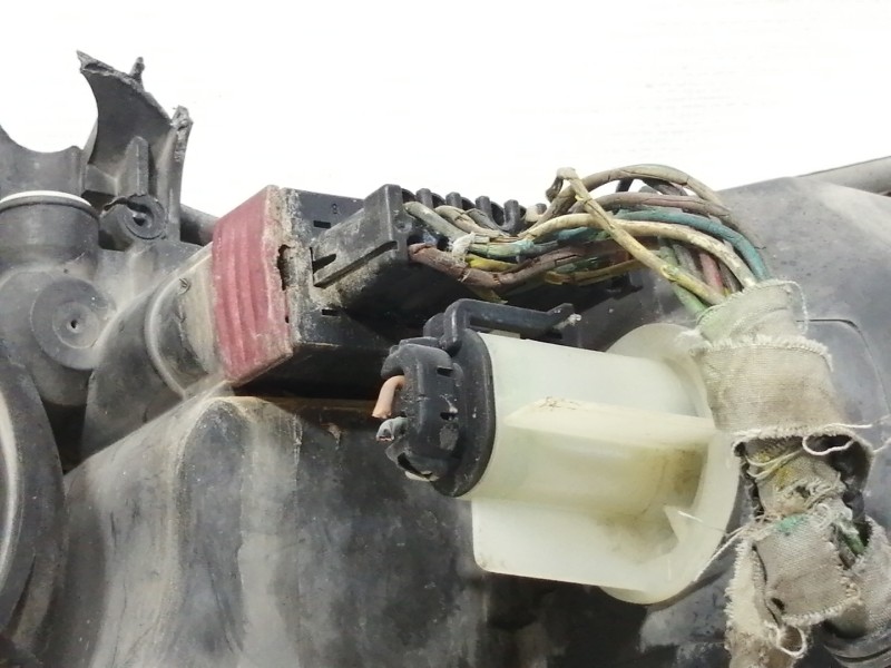 Recambio de faro derecho para opel vectra b berlina elegance referencia OEM IAM 0301179272 09152647 