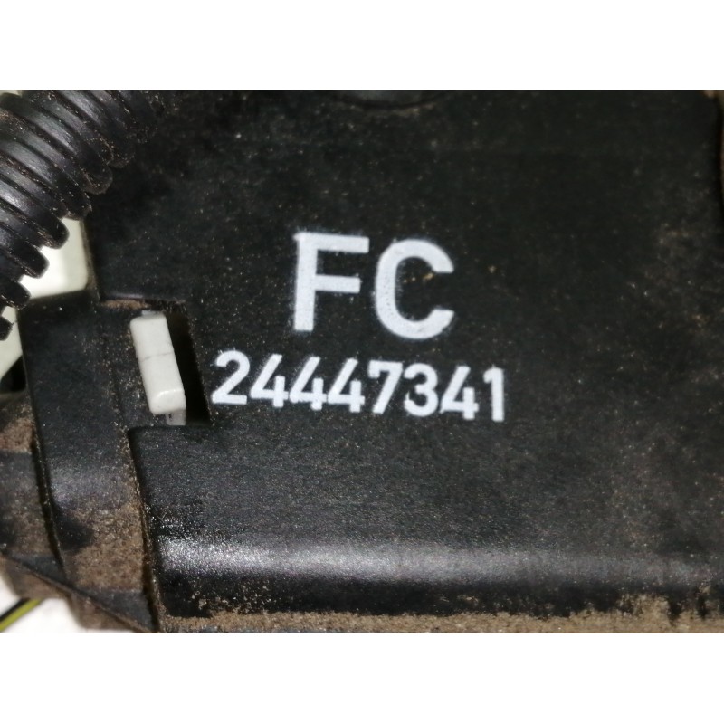 Recambio de cerradura puerta delantera derecha para opel vectra c berlina club referencia OEM IAM 24447341  