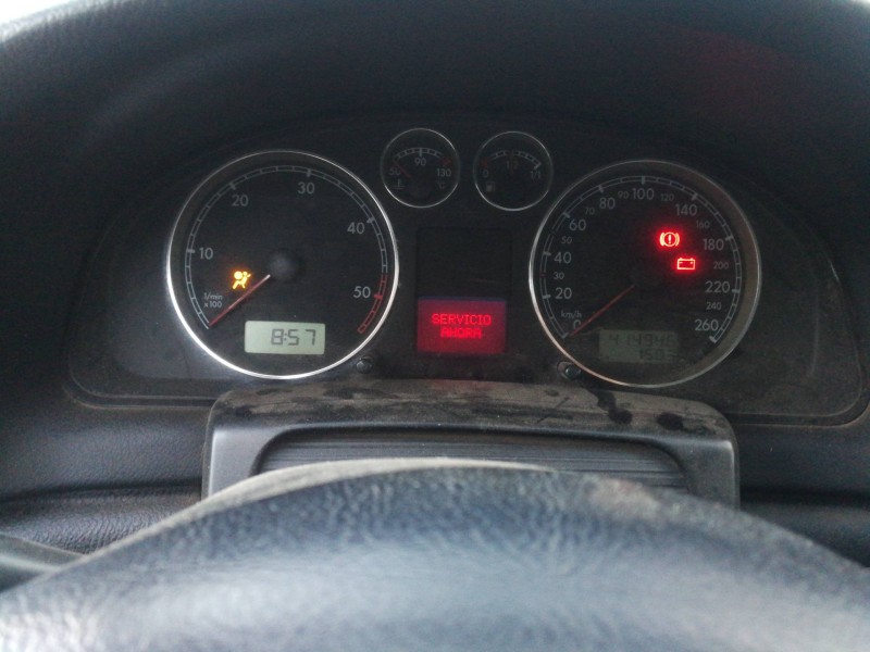 Recambio de cuadro instrumentos para volkswagen passat berlina (3b3) 1.9 tdi referencia OEM IAM 3B0920827A  