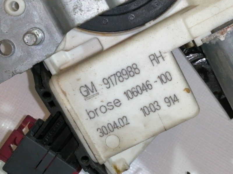 Recambio de elevalunas delantero derecho para opel vectra c berlina club referencia OEM IAM 9178988  