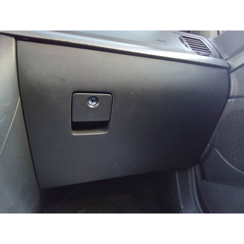Recambio de guantera para opel vectra c berlina club referencia OEM IAM 230635620  