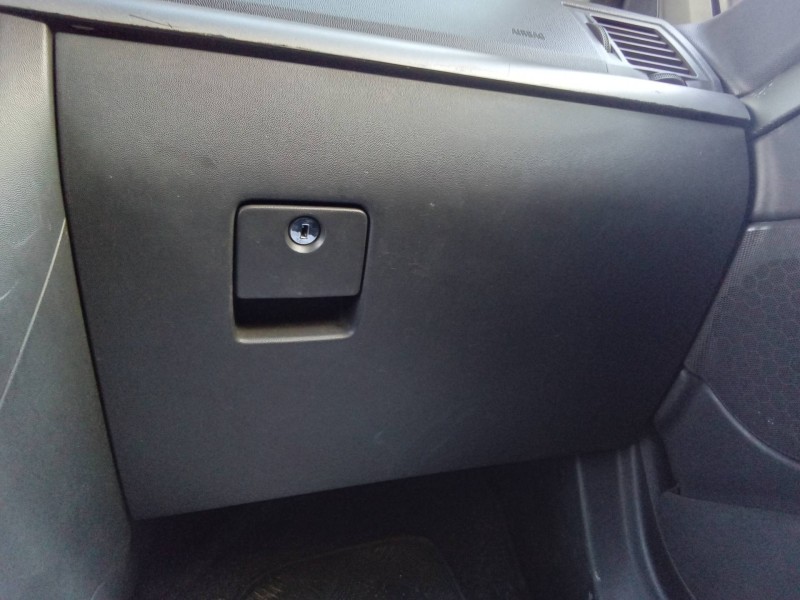 Recambio de guantera para opel vectra c berlina club referencia OEM IAM 230635620  