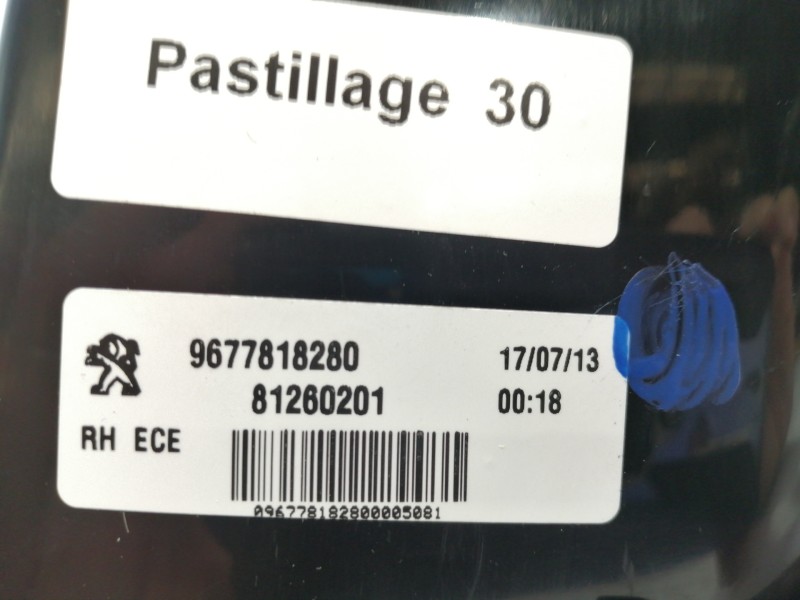 Recambio de piloto trasero derecho interior para peugeot 308 allure referencia OEM IAM 9677818280  