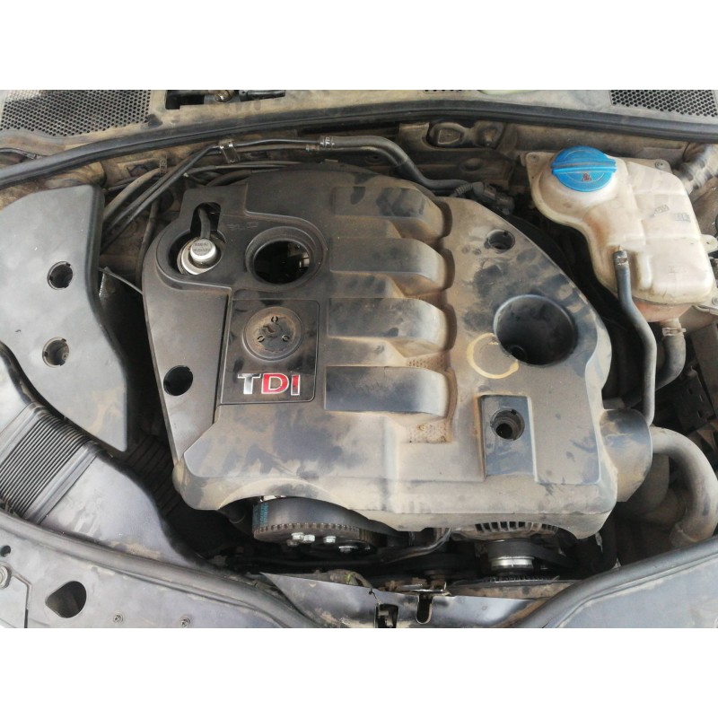 Recambio de tapa motor para volkswagen passat berlina (3b3) 1.9 tdi referencia OEM IAM 038103925  