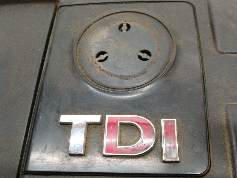 Recambio de tapa motor para volkswagen passat berlina (3b3) 1.9 tdi referencia OEM IAM 038103925  