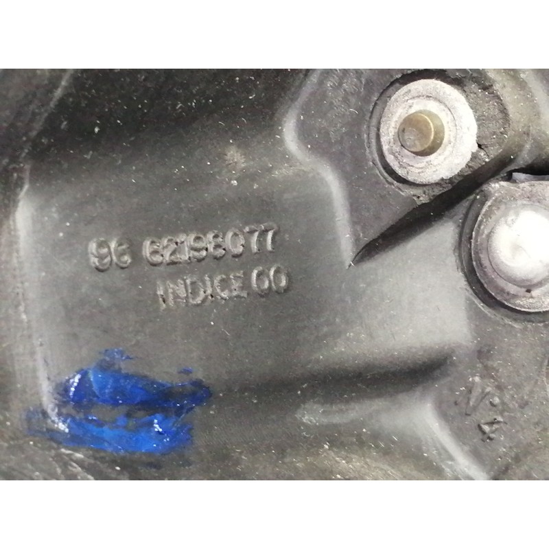 Recambio de volante para peugeot 407 sr confort referencia OEM IAM 9662198077  