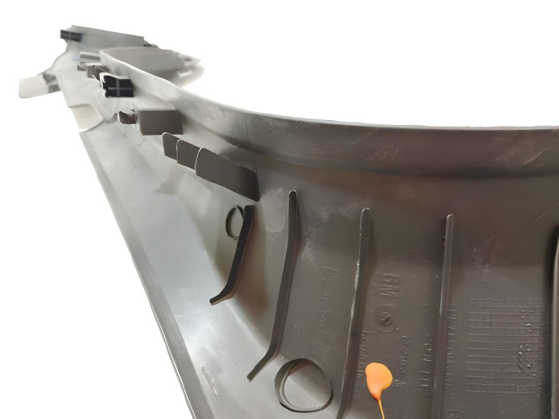 Recambio de moldura para opel corsa d essentia referencia OEM IAM 13180616  