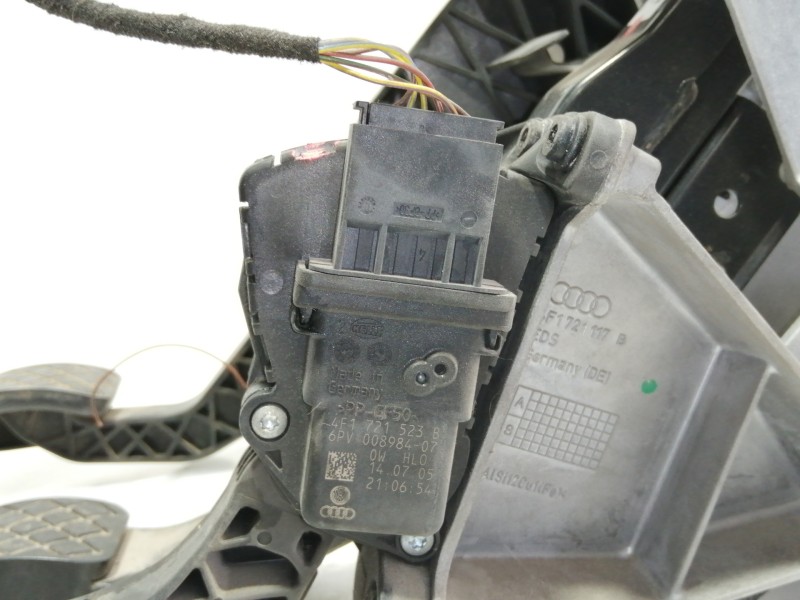 Recambio de potenciometro pedal para audi a6 berlina (4f2) 2.0 tdi referencia OEM IAM 4F1721523B  
