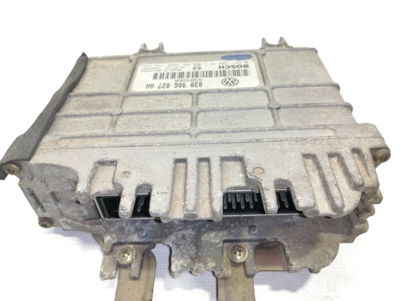 Recambio de centralita motor uce para volkswagen polo berlina (6n1) básico referencia OEM IAM 030906027AA  