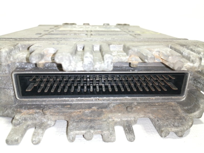 Recambio de centralita motor uce para seat ibiza (6k) gt referencia OEM IAM 0281001483  