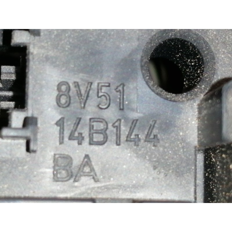 Recambio de caja reles / fusibles para ford fiesta (cb1) trend referencia OEM IAM 8V5114B144BA  