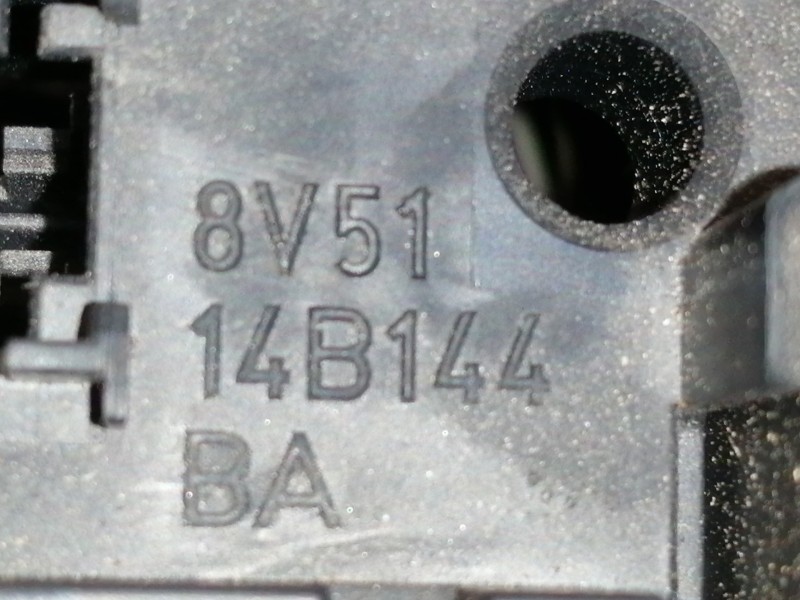 Recambio de caja reles / fusibles para ford fiesta (cb1) trend referencia OEM IAM 8V5114B144BA  