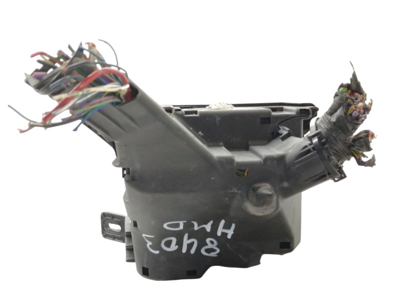 Recambio de caja reles / fusibles para ford fiesta (cb1) trend referencia OEM IAM 8V5114B144BA  