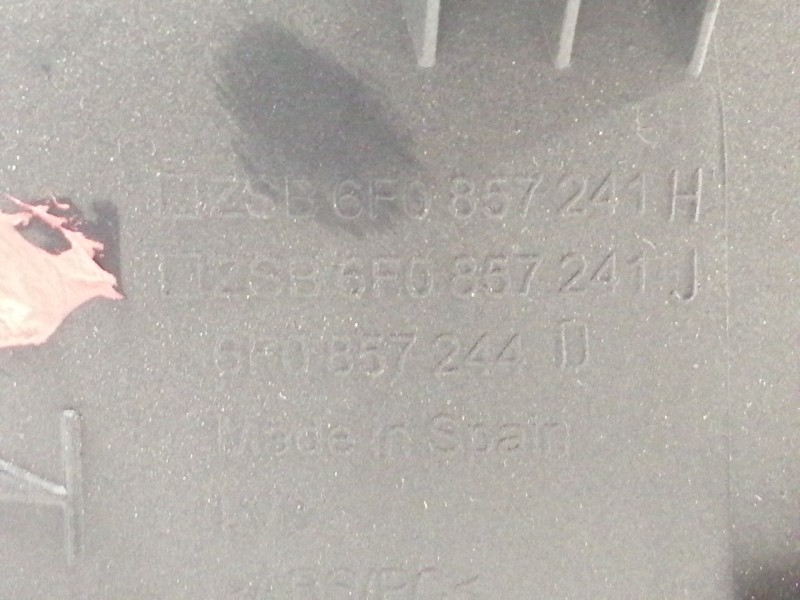 Recambio de salpicadero para seat arona style referencia OEM IAM 6F0857241H  