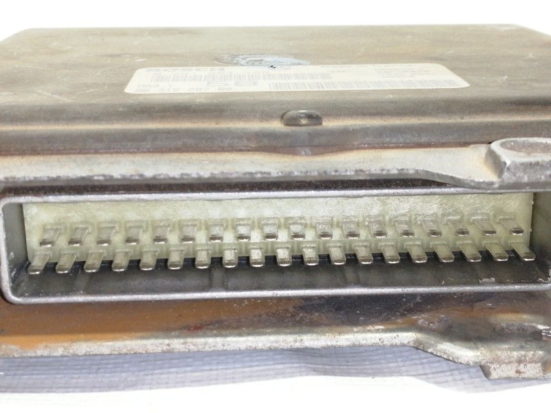 Recambio de centralita motor uce para citroën saxo 1.1 sx referencia OEM IAM 0261204788  