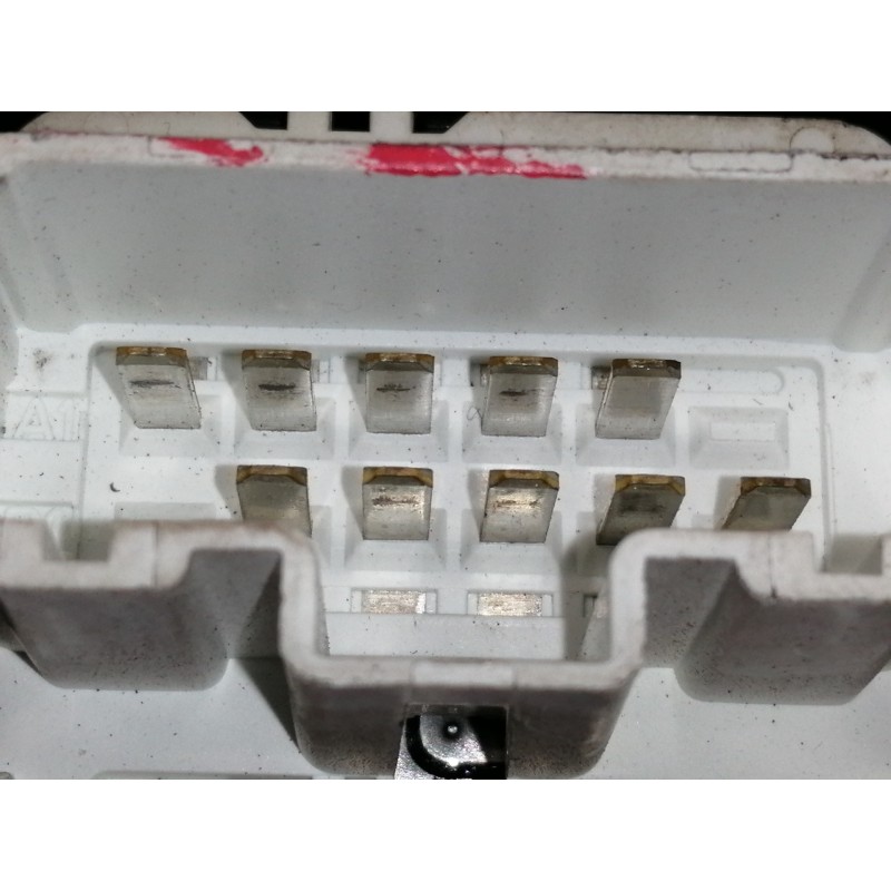 Recambio de mando elevalunas delantero izquierdo para renault clio iii 1.4 16v referencia OEM IAM 8200356519  