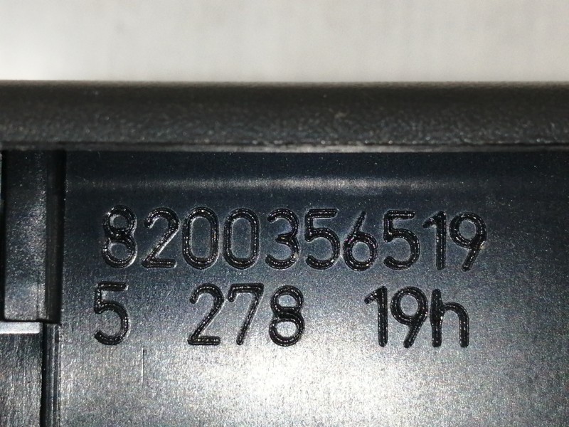 Recambio de mando elevalunas delantero izquierdo para renault clio iii 1.4 16v referencia OEM IAM 8200356519  