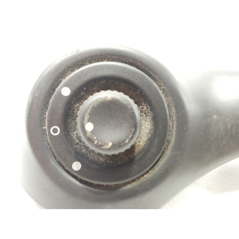 Recambio de mando retrovisor para renault clio iii 1.4 16v referencia OEM IAM 8200316977  
