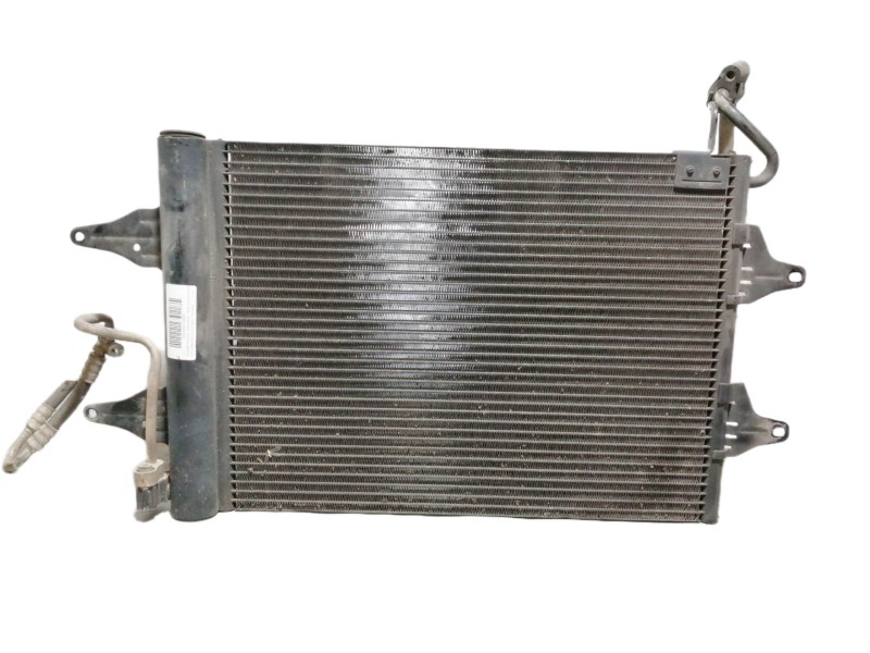 Recambio de condensador / radiador aire acondicionado para volkswagen polo (9n1) trendline referencia OEM IAM 6Q0820411E 7101902