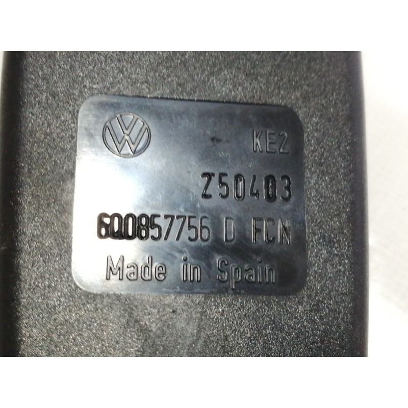 Recambio de enganche cinturon delantero derecho para volkswagen polo (9n1) trendline referencia OEM IAM 6Q0857756D 6Q0857756 