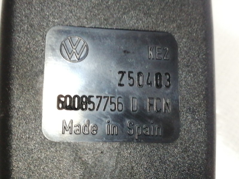 Recambio de enganche cinturon delantero derecho para volkswagen polo (9n1) trendline referencia OEM IAM 6Q0857756D 6Q0857756 
