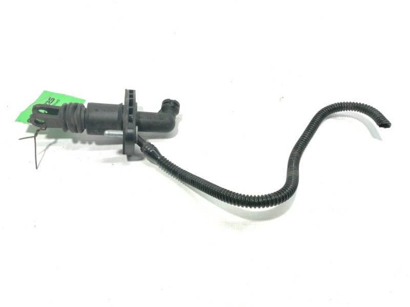 Recambio de bombin embrague para suzuki grand vitara jb (jt) 1.9 ddis turbodiesel referencia OEM IAM 2381064J00  